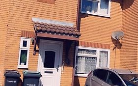 Bamstic 2 Bedroom House In Gravesend